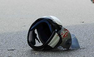 骑摩托追截偷车嫌疑人发生碰撞，广州大学城两大学生1死1伤