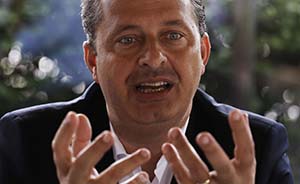 巴西总统候选人坎波斯坠机身亡，罗塞夫宣布全国哀悼三日