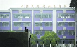 上海一男童校内坠亡续：校方称有责任不会推卸，监控已给警方
