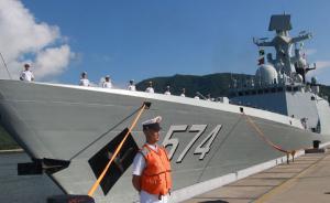 何清凤调任海军指挥学院政治部主任，曾担任海军护航编队政委