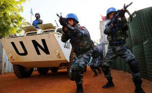 直击|联合国驻马里加奥维和营地：门口放带冷藏的活动停尸间
