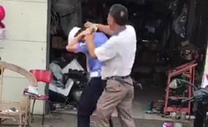 四川乐山一男子驾无牌摩托被查，当街殴打女协警被行政拘留