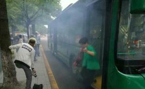 杭州公交车燃放爆竹嫌疑人已落网，事故造成3名乘客皮外伤