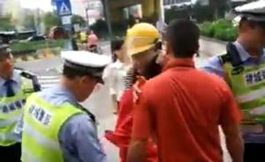 广东警方回应一协管员执法中击落女子头盔：已道歉赔偿并和解