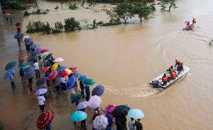 江西鄱阳县一河堤溃口，已连夜转移1.3万人未出现人员伤亡