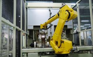 上海一工厂9年用480个机器人顶替近千工人，成本优势渐大