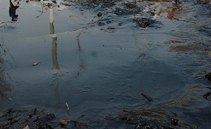 山东滨州一中石化分公司输油管泄漏，厂方称污染物已全回收