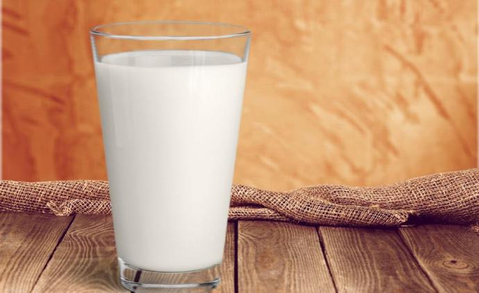 山西临汾回应“鲜奶进校园争议”：为振兴奶业，不强制购买