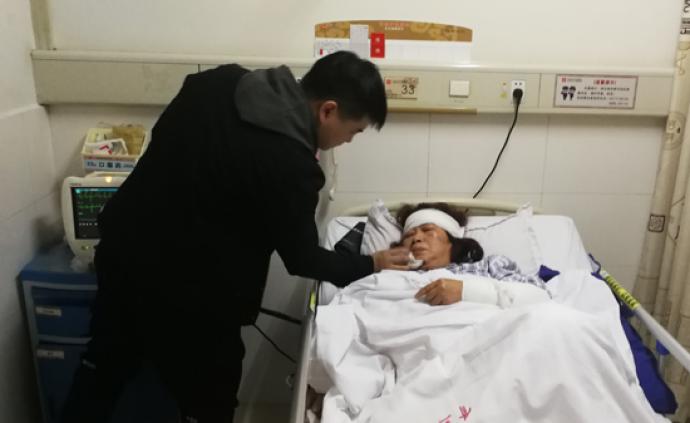 浏阳烟花厂爆炸案幸存者：突然被震昏，醒来时已在救护车上