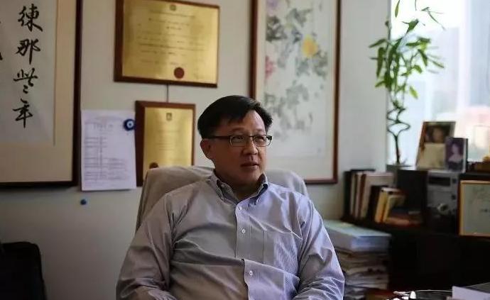 香港立法会议员何君尧获中国政法大学颁发名誉博士学位