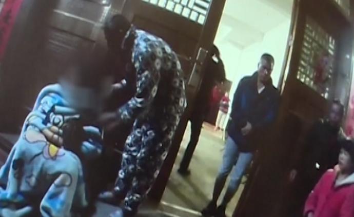 關門窗后用直排熱水器,3人一氧化碳中毒