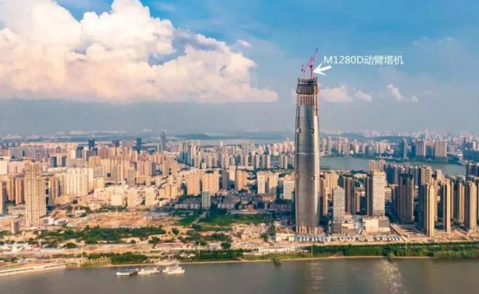 绿地控股：武汉绿地中心98层钢结构已封顶，净高467米