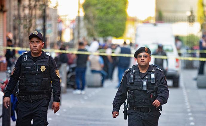 墨西哥城一前军事人员露天小便遭斥责后向人群开枪，5人死亡