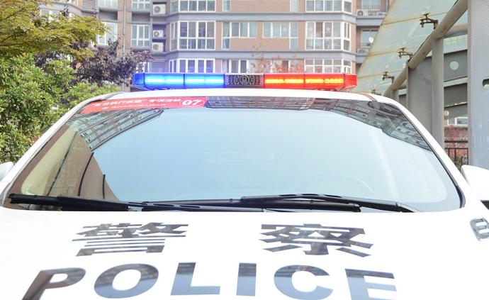 深圳宝安区妇联通报“女子被男友从家里打到走廊”：警方介入