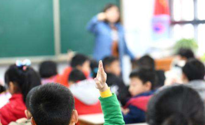 四川省教育厅：明年起全省公办民办中小学同步招生