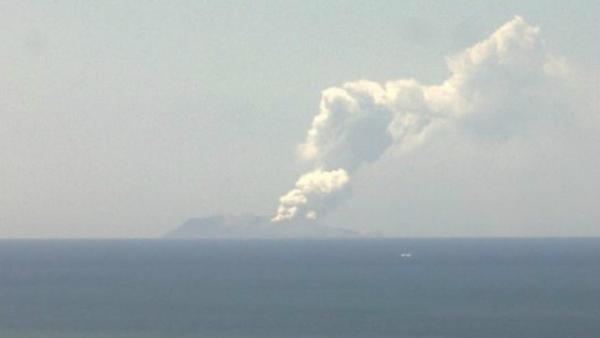 新西兰怀特岛火山有50%概率再喷发