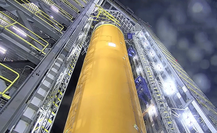 看NASA最强火箭燃料箱极限测试
