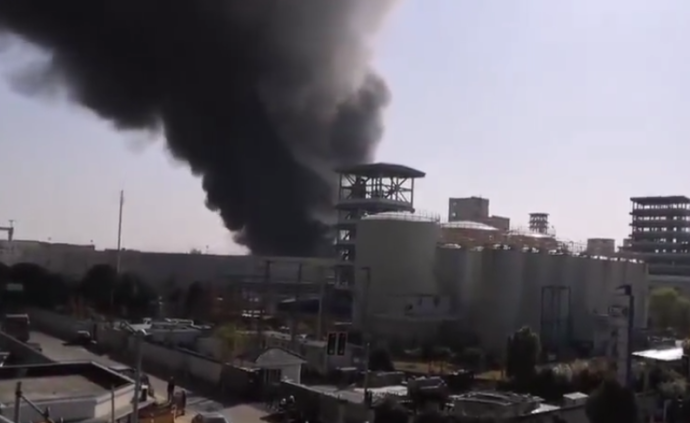 上海一粮油公司发生火灾，火势已得到控制无人伤亡