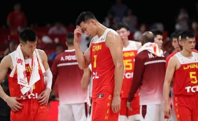 站在谷底看明天：中国篮球五味杂陈的2019
