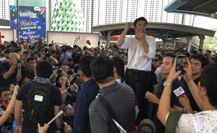 反对党被指收入可疑面临解散，泰国爆发五年来最大规模抗议