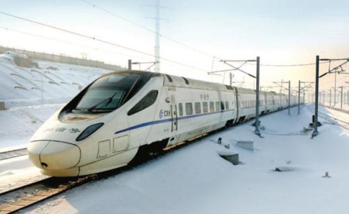 满足降雪期间旅客出行，哈铁29对普列加挂车辆增加万余席位