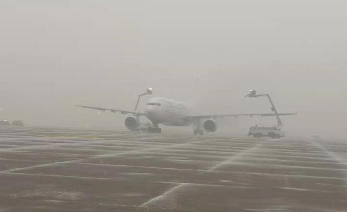 首都机场取消航班43架次，启动定点除冰