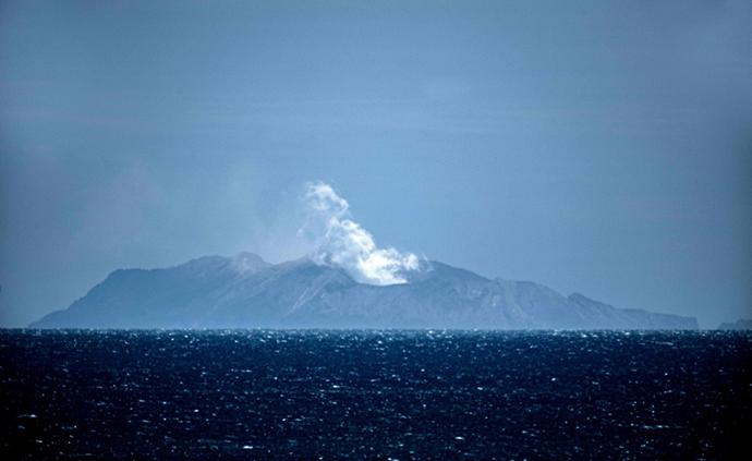 新西兰怀特岛火山震动加剧，或有6具遗体被火山灰覆盖