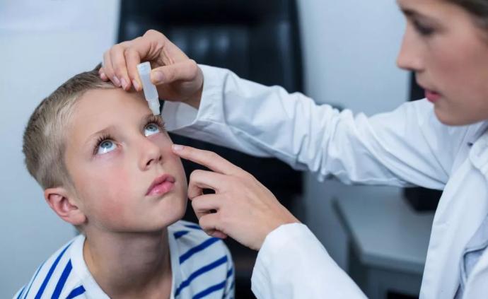 孩子患眼疾或做眼科检查，如何正确使用滴眼液 ？