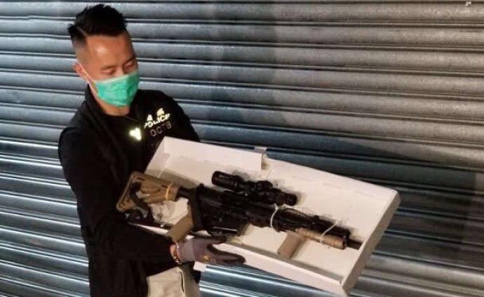 香港警方检获两支真枪及200多发子弹