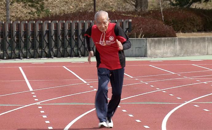 广岛原子弹幸存者，102岁的他传递奥运圣火