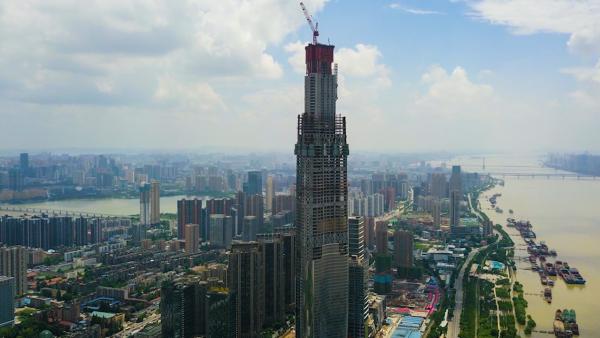 独家探访华中第一高楼高空施工现场