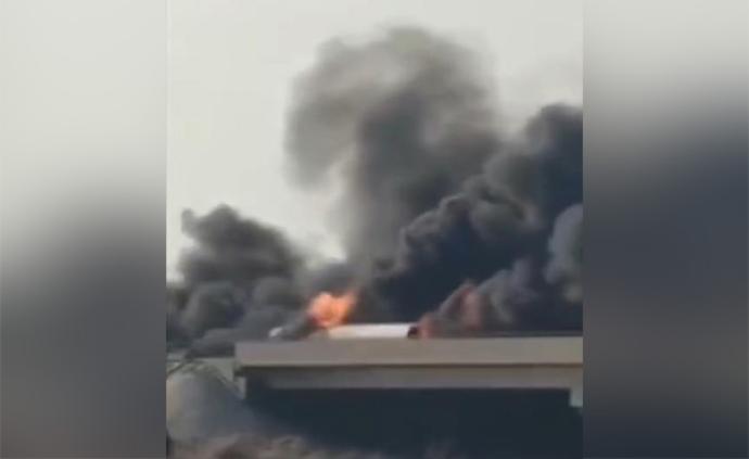 视频｜秦滨高速发生三车追尾起火事故，造成1人死亡