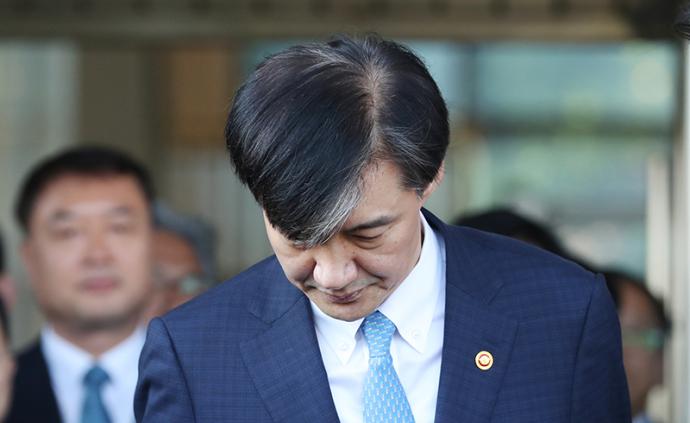 辞职两个月后，韩国前法务部长官曹国出庭接受逮捕必要性审查