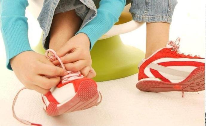 扁平足、拇指外翻、踝关节不稳定……如何为孩子选对鞋子？