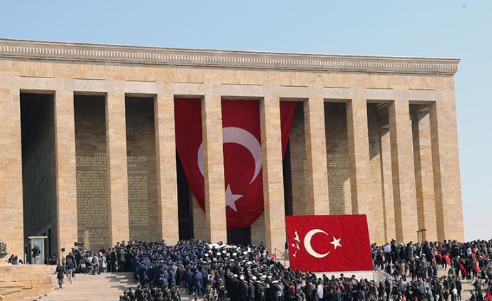 土耳其议长：已有3万余名警察因与居伦运动有关而被解职