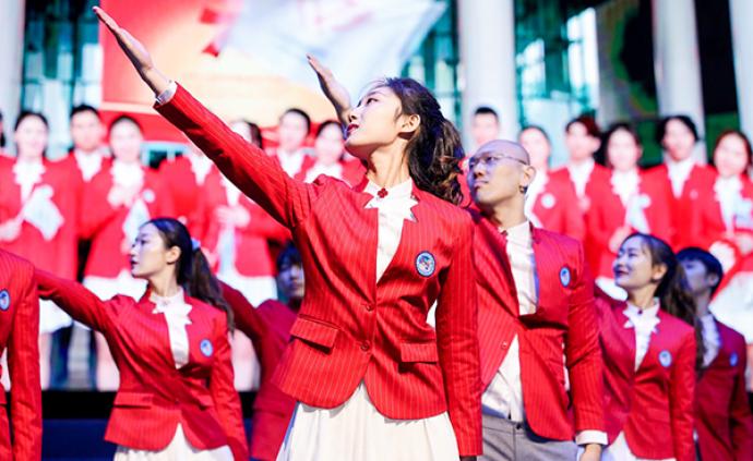 “承包”连续五届进博会志愿者服装，上海这个小镇有何秘诀？