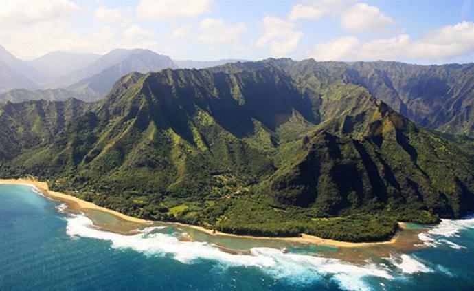 一架观光直升机在夏威夷失踪：载有7人，其中2人据称为儿童