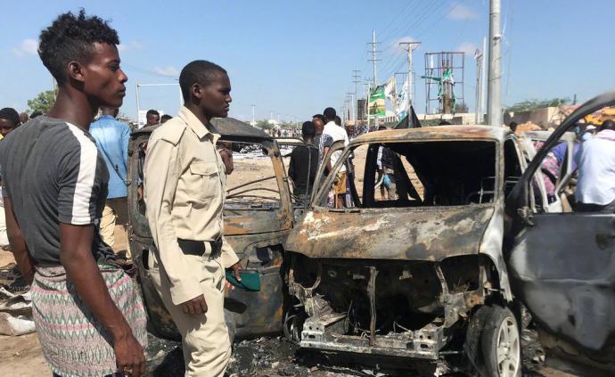 索马里首都遭炸弹袭击，该国议员：超90人遇难含73名学生