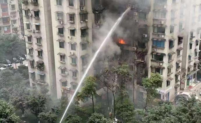 直播录像丨重庆渝北区一高层居民楼发生火灾，暂无人员伤亡
