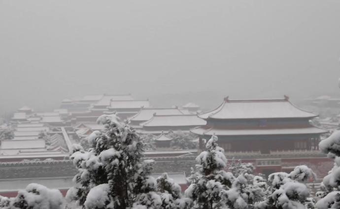 故宫雪中闭馆，摄友5点起床登景山拍