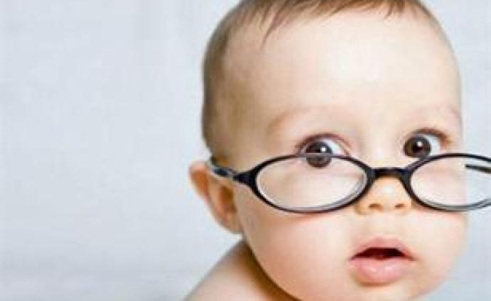 让孩子使用护眼灯、佩戴OK镜，就可纠正近视？