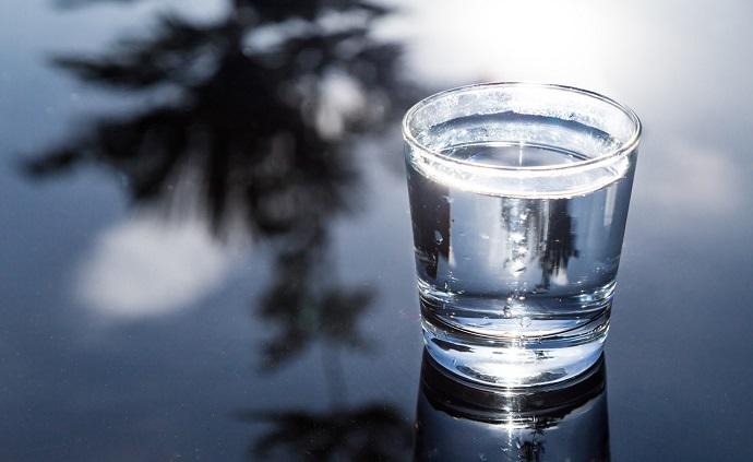 长期饮用纯净水会变成酸性体质吗？