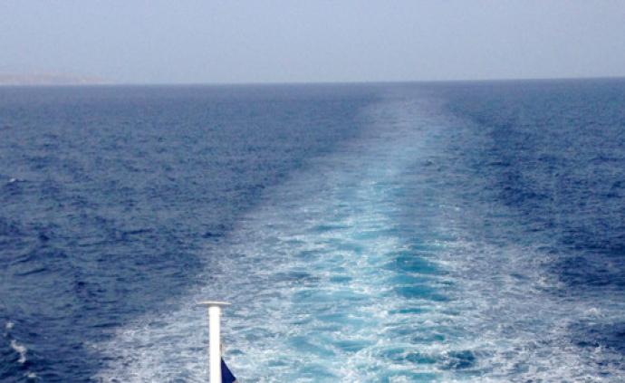 一难民船在希腊附近海域沉没，已致12人死亡