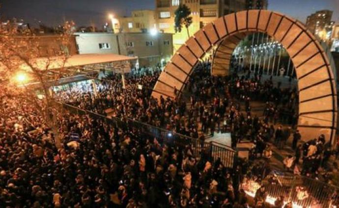 伊朗街头抗议第二天：哈梅内伊与鲁哈尼指责美国为“祸端”