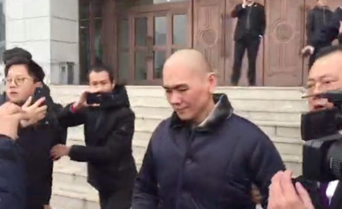 张志超入狱15年获无罪：母亲让他放下恨