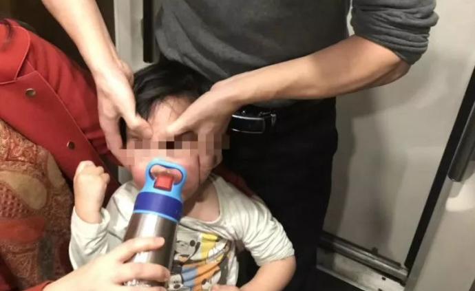 暖闻｜2岁男童高铁上高烧抽搐，车上两位长沙医生紧急施救