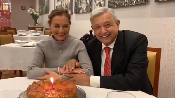 66岁墨西哥总统为妻子庆生，花式秀恩爱