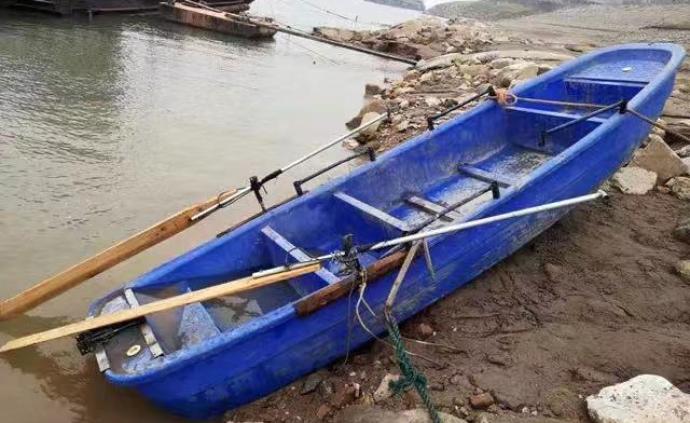 长江江陵段小船翻沉3名落水者遗体找到，尚有2人失踪