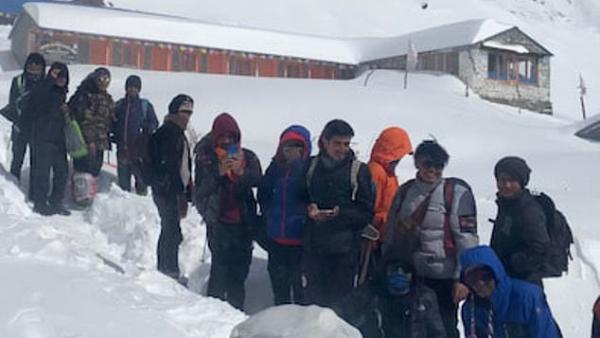4名喜马拉雅雪崩失联中国游客确认脱险