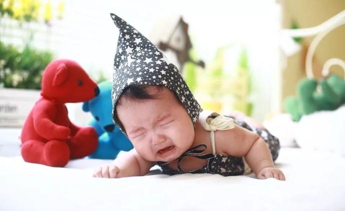 为什么刚出生的宝宝哭起来没有眼泪？